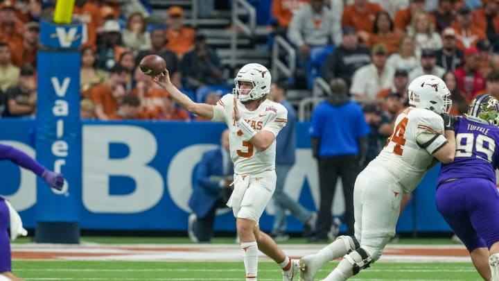 Quinn Ewers, Texas football Mandatory Credit: Daniel Dunn-USA TODAY Sports