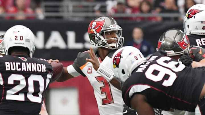 GLENDALE, AZ - OCTOBER 15: Jameis Winston