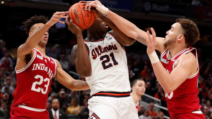 Illinois Fighting Illini center Kofi Cockburn (21) holds onto the ball during the men’s Big Ten tournament game against the Indiana Hoosiers, Friday, March 11, 2022, at Gainbridge Fieldhouse in Indianapolis. The Hoosiers won 65-63.Iuillinoisbigtentourny 031122 Am0599