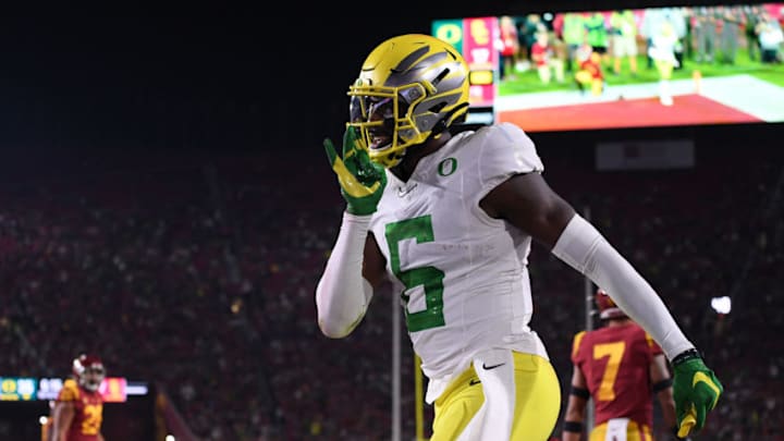 LOS ANGELES, CALIFORNIA - NOVEMBER 02: Juwan Johnson #6 of the Oregon Ducks reacts after his touchdown catch, to take a 42-17 lead over the USC Trojans, at Los Angeles Memorial Coliseum on November 02, 2019 in Los Angeles, California. (Photo by Harry How/Getty Images)