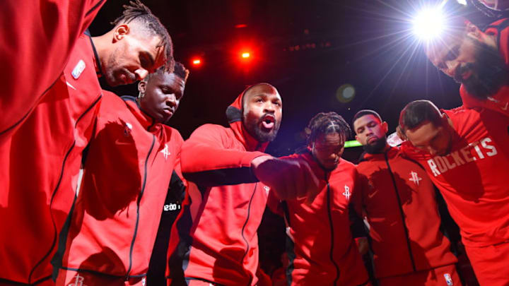 Houston Rockets huddle up prior to a game (Photo by Bill Baptist/NBAE via Getty Images)