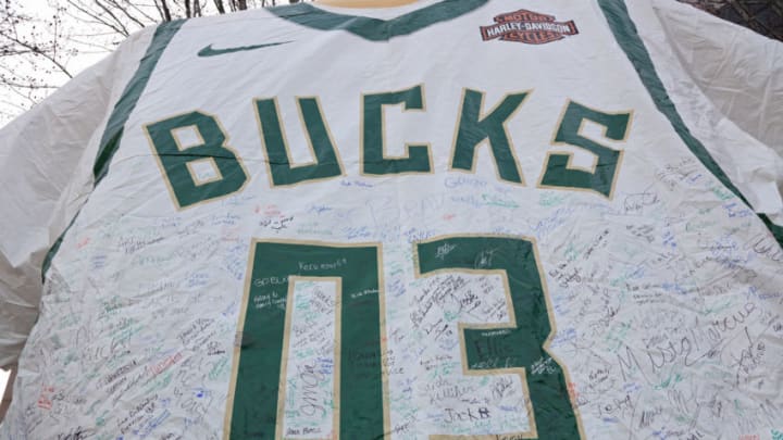 Milwaukee, WI - APRIL 26: a general view of a giant jersey outside the arena prior to Game Six of the Round One of the 2018 NBA Playoffs between the Milwaukee Bucks and Boston Celtics on April 26, 2018 at the BMO Harris Bradley Center in Milwaukee, Wisconsin. NOTE TO USER: User expressly acknowledges and agrees that, by downloading and or using this Photograph, user is consenting to the terms and conditions of the Getty Images License Agreement. Mandatory Copyright Notice: Copyright 2018 NBAE (Photo by Gary Dineen/NBAE via Getty Images)