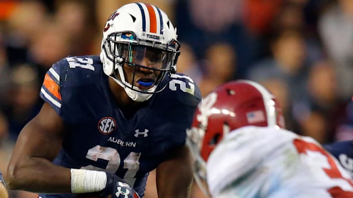 AUBURN, AL - NOVEMBER 25: Kerryon Johnson #21 of the Auburn Tigers rushes the ball during the third quarter against the Alabama Crimson Tide at Jordan Hare Stadium on November 25, 2017 in Auburn, Alabama. (Photo by Kevin C. Cox/Getty Images)
