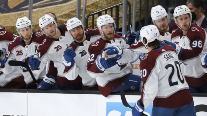 LAS VEGAS, NEVADA - JUNE 06: Brandon Saad #20 of the Colorado Avalanche celebrates with teammates on the bench after scoring a first-period goal against the Vegas Golden Knights in Game Four of the Second Round of the 2021 Stanley Cup Playoffs at T-Mobile Arena on June 6, 2021 in Las Vegas, Nevada. (Photo by Ethan Miller/Getty Images)