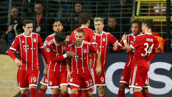 BRUSSELS, BELGIUM - NOVEMBER 22: Bayern players celebrate the goal scored by Corentin Tolisso (2ndR), Bayern's second goal during the UEFA Champions League group B match between RSC Anderlecht and Bayern Muenchen at Constant Vanden Stock Stadium on November 22, 2017 in Brussels, Belgium. (Photo by Dean Mouhtaropoulos/Getty Images)