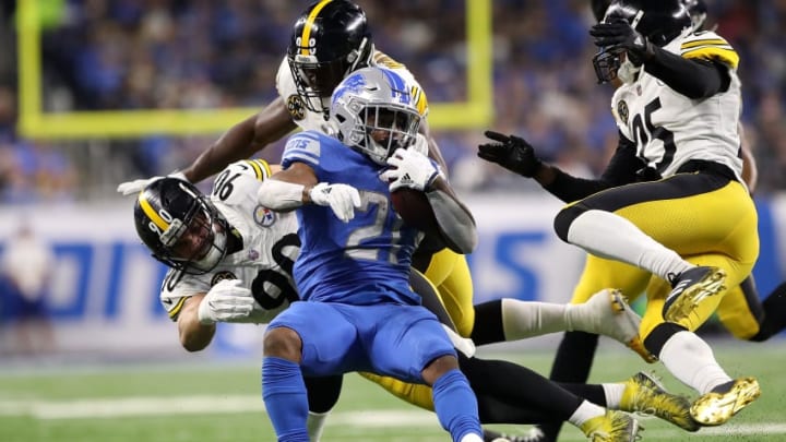 Ameer Abdullah of the Detroit Lions runs for yardage against the Pittsburgh Steelers. (Photo by Gregory Shamus/Getty Images)