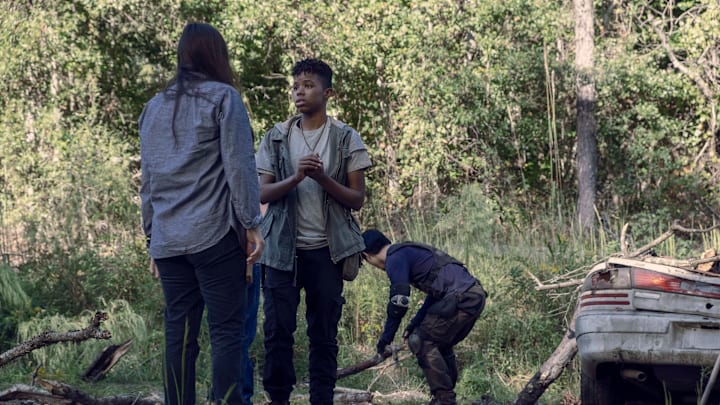 Alanna Masterson as Tara Chambler, Angel Theory as Kelly - The Walking Dead _ Season 9, Episode 13 - Photo Credit: Gene Page/AMC