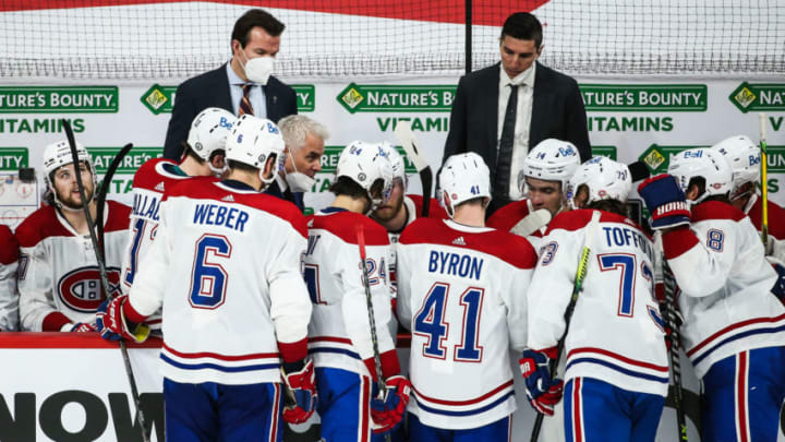 Jun 4, 2021; Winnipeg, Manitoba, CAN; Montreal Canadiens coach Dominique Ducharme discuss strategy against the Winnipeg Jets during the third period in game two of the second round of the 2021 Stanley Cup Playoffs at Bell MTS Place. Mandatory Credit: Terrence Lee-USA TODAY Sports
