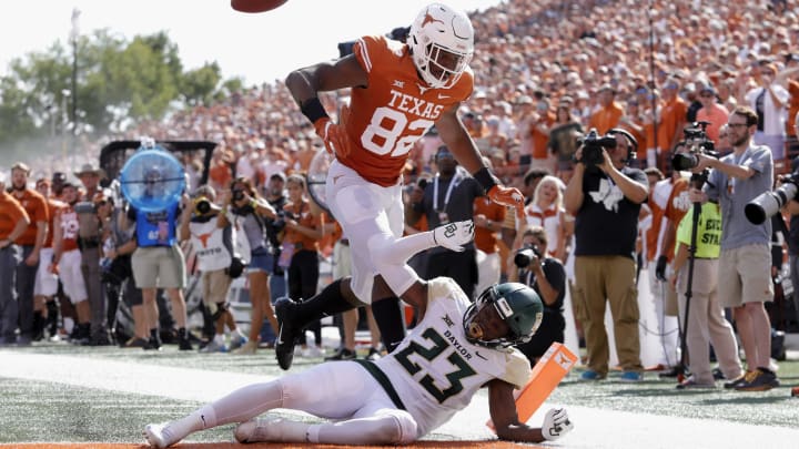 AUSTIN, TX – OCTOBER 13: Derrek Thomas #23 of the Baylor Bears breaks up a pass intended for Brennan Eagles #82 of the Texas Longhorns in the first half at Darrell K Royal-Texas Memorial Stadium on October 13, 2018 in Austin, Texas. (Photo by Tim Warner/Getty Images)