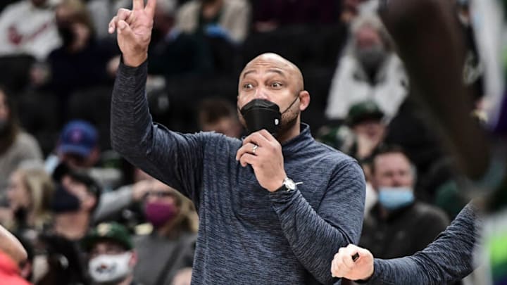 Jan 5, 2022; Milwaukee, Wisconsin, USA; Milwaukee Bucks' acting head coach Darvin Ham calls a play in the second quarter during the game against the Toronto Raptors at Fiserv Forum. Mandatory Credit: Benny Sieu-USA TODAY Sports Jan 5, 2022; Milwaukee, Wisconsin, USA; Milwaukee Bucks' acting head coach Darvin Ham calls a play in the second quarter during the game against the Toronto Raptors at Fiserv Forum. Mandatory Credit: Benny Sieu-USA TODAY Sports