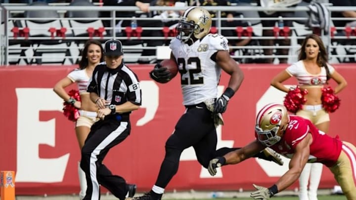 Nov 6, 2016; Santa Clara, CA, USA; New Orleans Saints running back Mark Ingram (22) carries the ball to score a 75-yard touchdown against the San Francisco 49ers during the second quarter at Levi