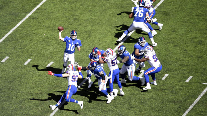 EAST RUTHERFORD, NEW JERSEY – SEPTEMBER 15: Eli Manning #10 of the New York Giants passes the ball during the second quarter of the game against the against the Buffalo Bills at MetLife Stadium on September 15, 2019 in East Rutherford, New Jersey. (Photo by Sarah Stier/Getty Images)