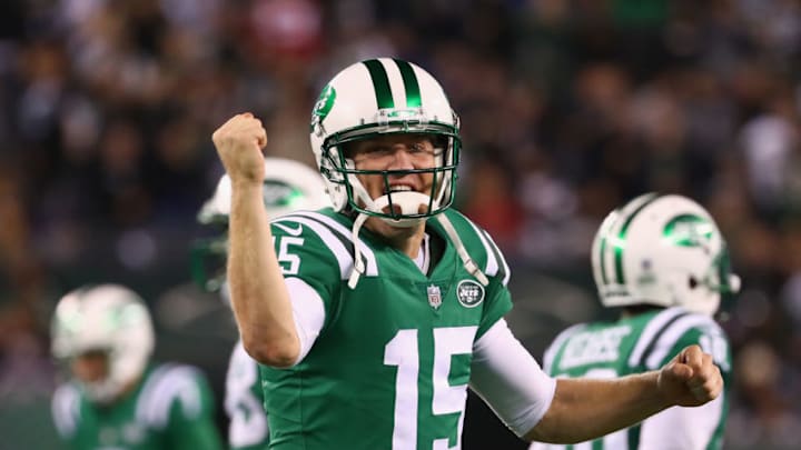 EAST RUTHERFORD, NJ - NOVEMBER 02: Quarterback Josh McCown