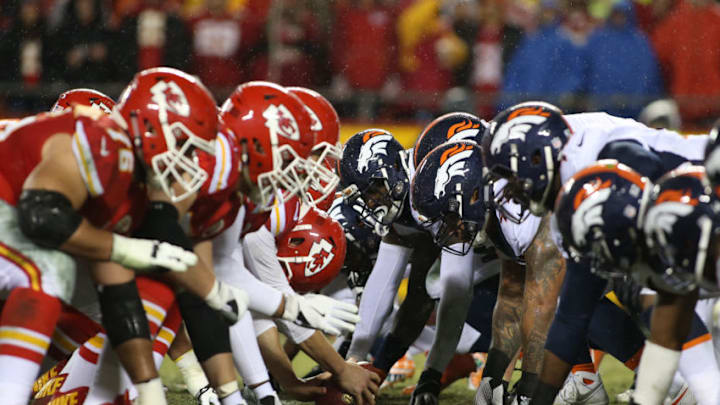 KANSAS CITY, MO - DECEMBER 25: The Chiefs and Broncos at the line of scrimmage during an AFC West showdown between the Denver Broncos and Kansas City Chiefs on December 25, 2016 at Arrowhead Stadium in Kansas City, MO. (Photo by Scott Winters/Icon Sportswire via Getty Images)