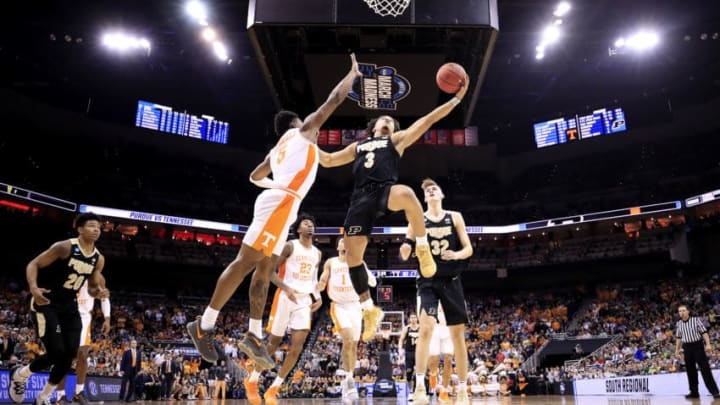 LOUISVILLE, KENTUCKY - MARCH 28: Carsen Edwards #3 of the Purdue Boilermakers goes up for a layup against Admiral Schofield #5 of the Tennessee Volunteers during overtime of the 2019 NCAA Men's Basketball Tournament South Regional at the KFC YUM! Center on March 28, 2019 in Louisville, Kentucky. (Photo by Kevin C. Cox/Getty Images)