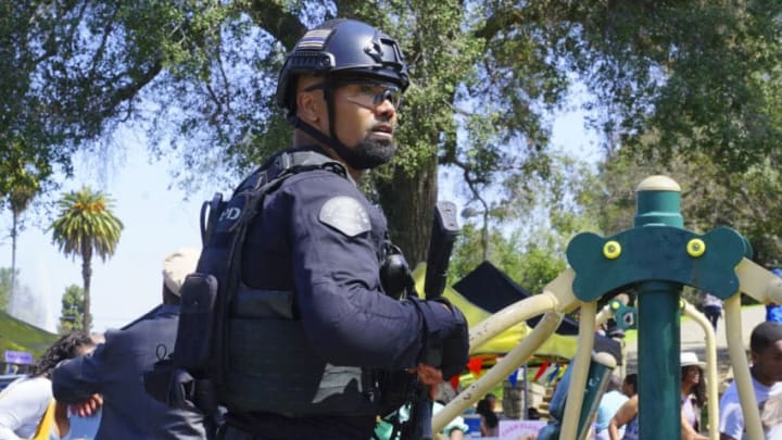 "Hoax" - A fake 911 call puts Hondo (Shemar Moore) and the SWAT team on the hunt to stop a white supremacy group from executing bombing attacks on local communities. Also, Street's (Alex Russell) relationship with his recently paroled mother, Karen (Sherilyn Fenn), jeopardizes his career, and Jessica (Stephanie Sigman) is thrown a curveball by her colleague, Michael Plank (Peter Facinelli), president of the police commission. Obba Babatund retuns as Hondo's father, Daniel Harrelson, Sr. on S.W.A.T., Thursday, May 17 (10:00-11:00 PM ET) on the CBS Television Network. Pictured: Shemar Moore as Daniel "Hondo" Harrelson. Photo: Monty Brinton/CBS ÃÂ©2018 CBS Broadcasting, Inc. All Rights Reserved