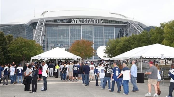 Oct 13, 2013; Arlington, TX, USA; Fans enter AT