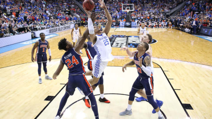 KANSAS CITY, MISSOURI - MARCH 31: PJ Washington #25 of the Kentucky Wildcats drives to the basket against the Auburn Tigers during the 2019 NCAA Basketball Tournament Midwest Regional at Sprint Center on March 31, 2019 in Kansas City, Missouri. (Photo by Christian Petersen/Getty Images)