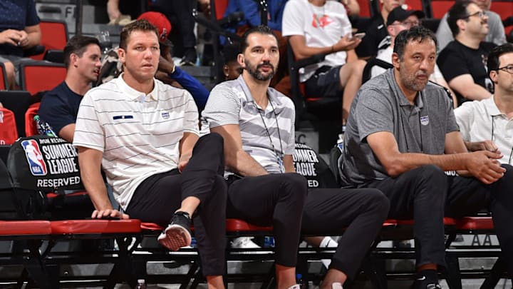 Las Vegas, NV – JULY 11: Sacramento Kings Head Coach Luke Walton , Peja Stojakovi and General Manager Vlade Divac attend a game between the Sacramento Kings and LA Clippers during Day 7 of the 2019 Las Vegas Summer League on July 11, 2019 at the Cox Pavilion in Las Vegas, Nevada. NOTE TO USER: User expressly acknowledges and agrees that, by downloading and or using this Photograph, user is consenting to the terms and conditions of the Getty Images License Agreement. Mandatory Copyright Notice: Copyright 2019 NBAE (Photo by David Dow/NBAE via Getty Images)