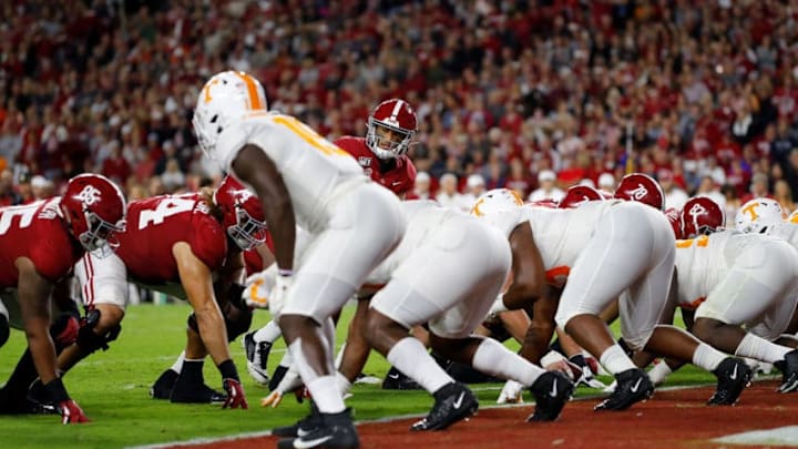 TUSCALOOSA, ALABAMA - OCTOBER 19: Tua Tagovailoa #13 of the Alabama Crimson Tide runs the offense against the Tennessee Volunteers at Bryant-Denny Stadium on October 19, 2019 in Tuscaloosa, Alabama. (Photo by Kevin C. Cox/Getty Images)