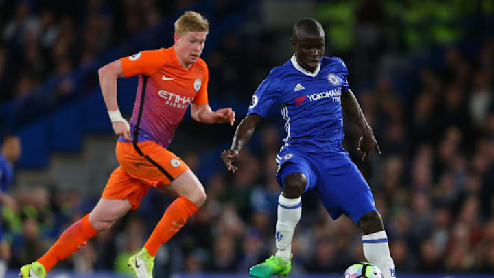 LONDON, ENGLAND - APRIL 05: N'golo Kante of Chelsea gets away from Kevin De Bruyne of Manchester City during the Premier League match between Chelsea and Manchester City at Stamford Bridge on April 5, 2017 in London, England. (Photo by Catherine Ivill - AMA/Getty Images) LONDON, ENGLAND - APRIL 05: N'golo Kante of Chelsea gets away from Kevin De Bruyne of Manchester City during the Premier League match between Chelsea and Manchester City at Stamford Bridge on April 5, 2017 in London, England. (Photo by Catherine Ivill - AMA/Getty Images)