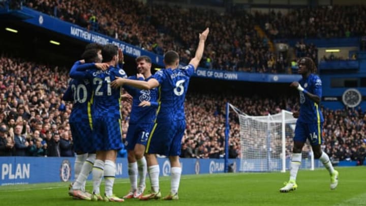 LONDON, ENGLAND – OCTOBER 23: Ben Chilwell of Chelsea celebrates with Mason Mount teammates after scoring their side’s fourth goal during the Premier League match between Chelsea and Norwich City at Stamford Bridge on October 23, 2021 in London, England. (Photo by Shaun Botterill/Getty Images)