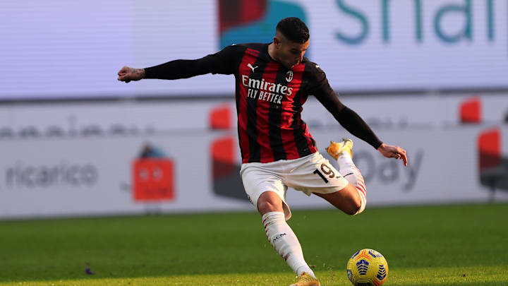 AC Milan v ACF Fiorentina - Serie A