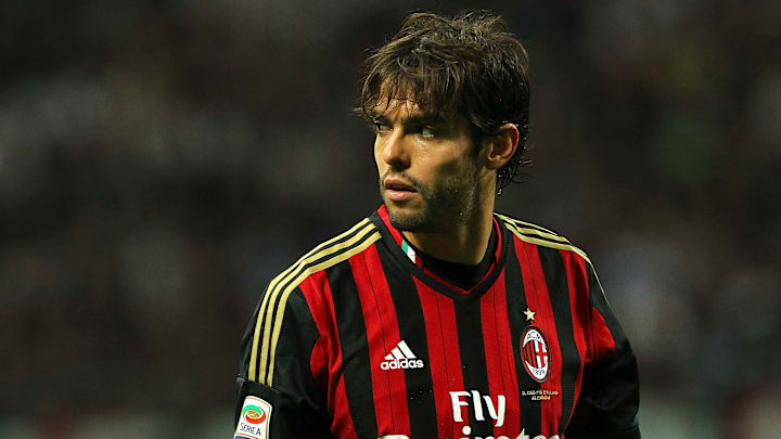 Kaká é um dos três homenageados | AC Milan v FC Internazionale Milano - Serie A Kaká é um dos três homenageados | AC Milan v FC Internazionale Milano - Serie A