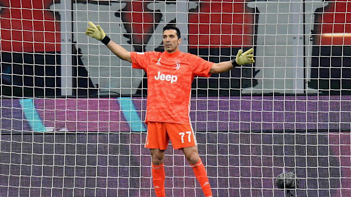 AC Milan v Juventus - Coppa Italia: Semi Final