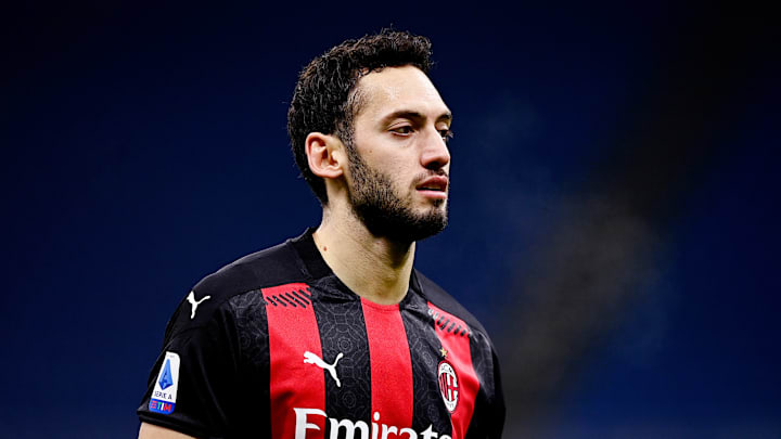 Hakan Calhanoglu, Milan Hakan Calhanoglu, Milan