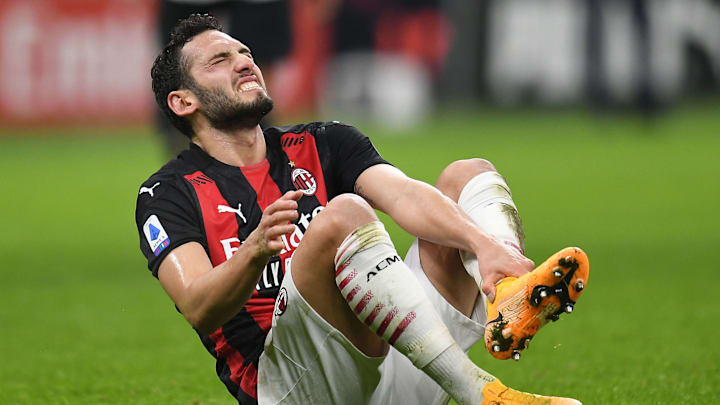 Hakan Calhanoglu in dubbio per la sfida contro il Torino Hakan Calhanoglu in dubbio per la sfida contro il Torino