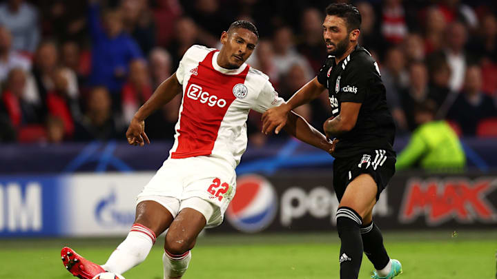 Umut Meraş ile Sebastien Haller arasındaki ikili mücadele Umut Meraş ile Sebastien Haller arasındaki ikili mücadele