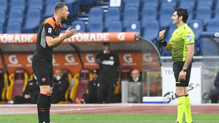 Dzeko e l'arbitro Maresca
