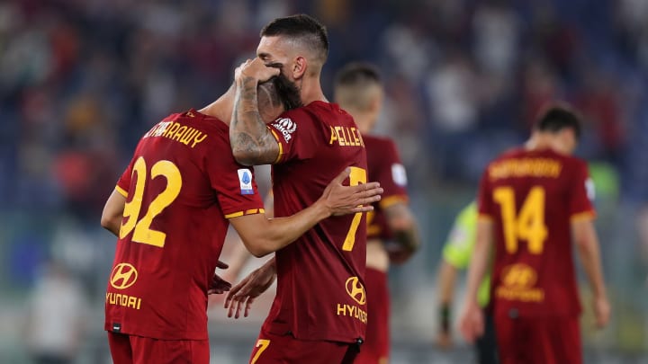Pellegrini abbraccia El Shaarawy Pellegrini abbraccia El Shaarawy