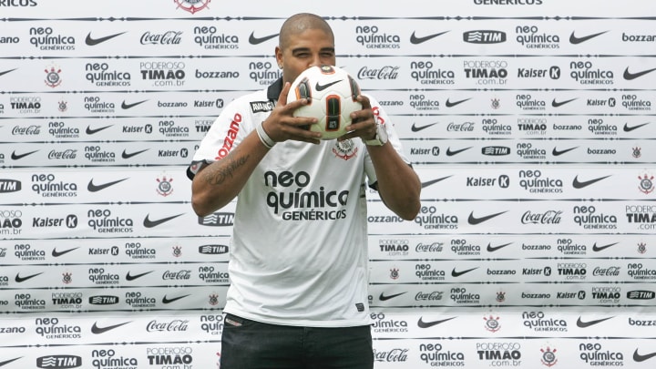 Adriano Arrives at Corinthians