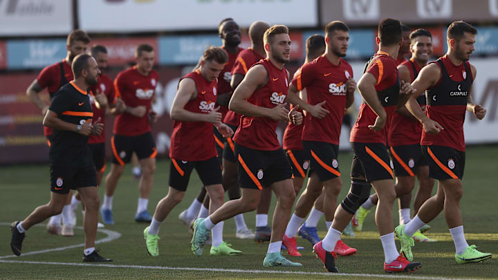 Galatasaray'da tek hedef tur atlamak. Galatasaray'da tek hedef tur atlamak.