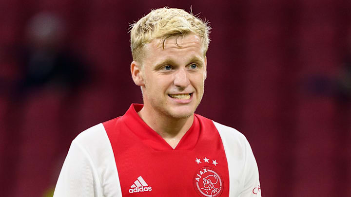 How Donny Van De Beek Complements Man Utd S Existing Midfield Options