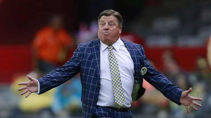 Miguel Herrera en un partido del América. Miguel Herrera en un partido del América.