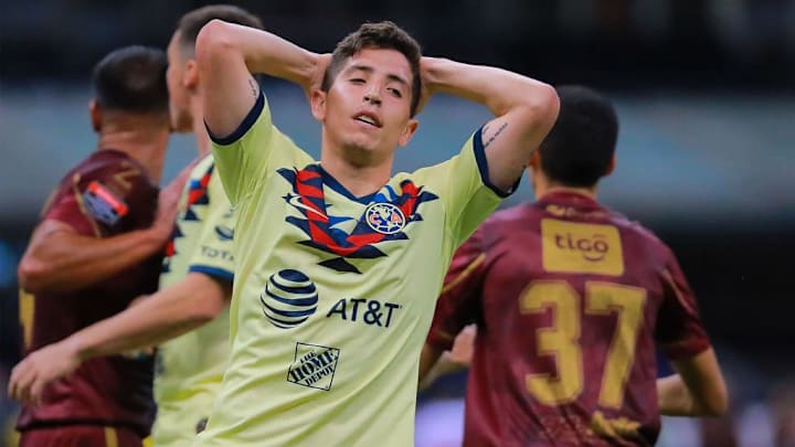 Según los rumores, América no hará válida la opción de compra de Cáseres y volverá al Villarreal.