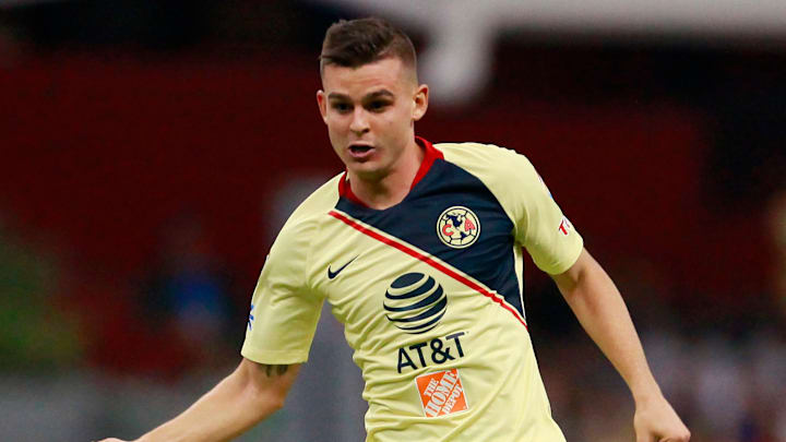 Nicolás Benedetti en un partido entre América y Puebla.