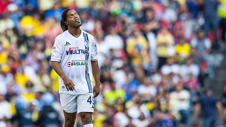 Ronaldinho estuvo en el Querétaro un año, de 2014 a 2015