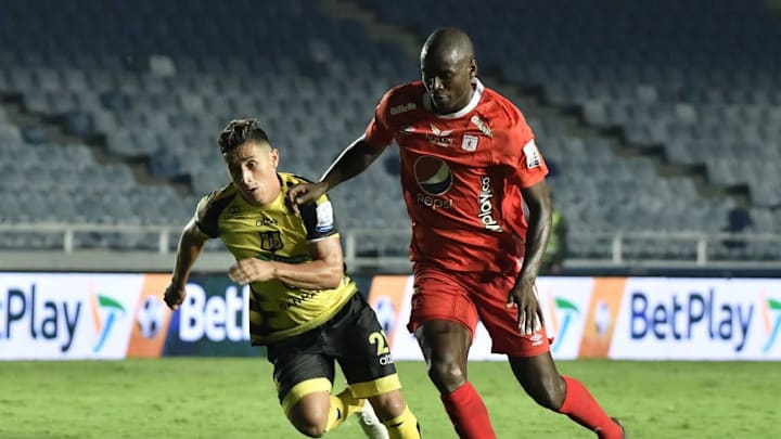 América de Cali tendrá a Adrián Ramos, el goleador argentino.