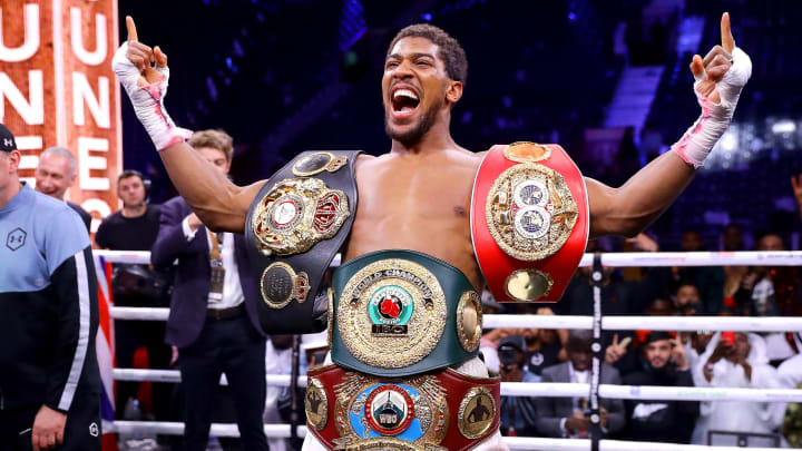 Anthony Joshua posee las fajas de campeón de la FIB, AMB, OMB y la OIB