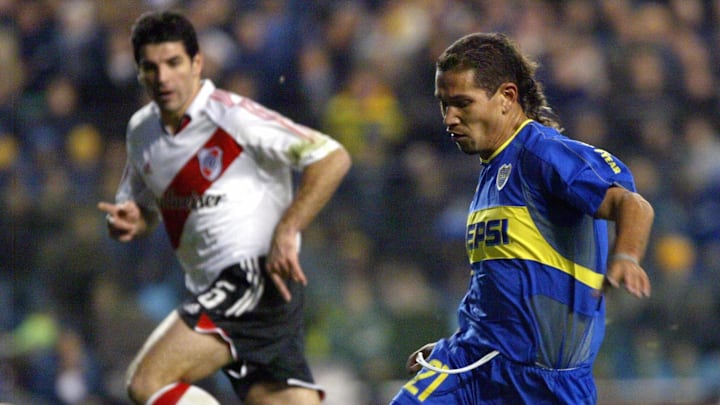 Antonio Barijho (D) de Boca Juniors pier