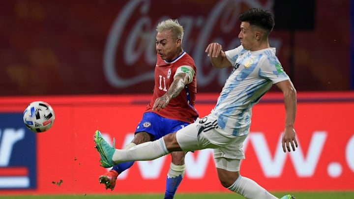 Lisandro Martinez, Eduardo Vargas