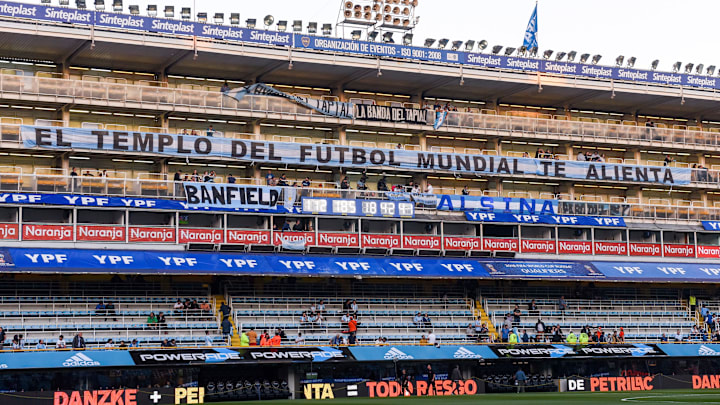 La Bombonera se prepara para recibir a la selección argentina ante Ecuador. La Bombonera se prepara para recibir a la selección argentina ante Ecuador.