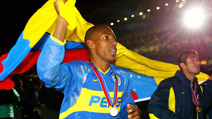 El colombiano Perea festeja el título.