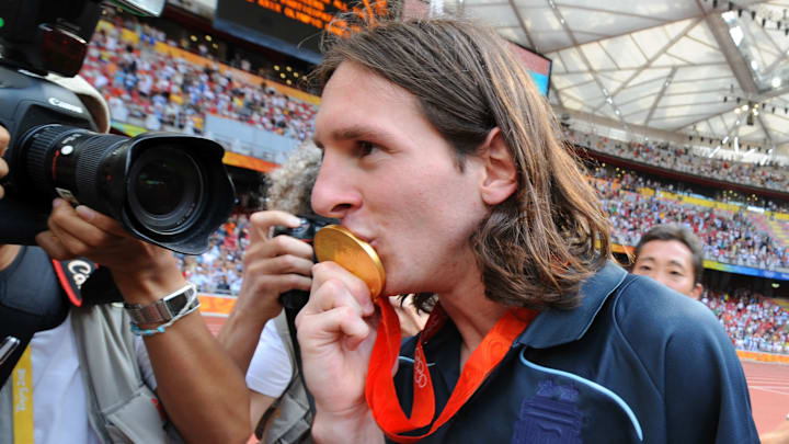 Argentinian forward Lionel Messi kisses
