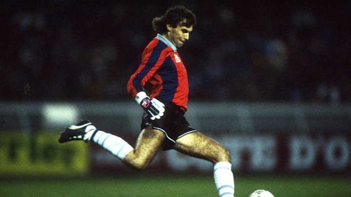 Argentinian goalkeeper Nery Pumpido