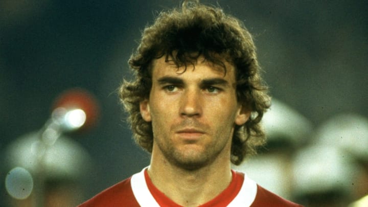 Argentinian goalkeeper Nery Pumpido